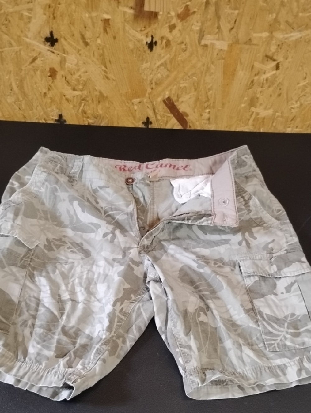 Red Camel Camo Cargo Shorts with Front Pockets - Pre Loved